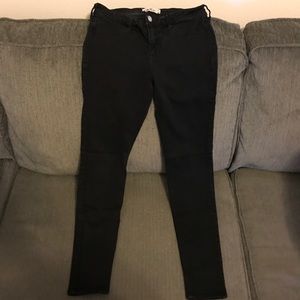 All black stretchy skinny jean